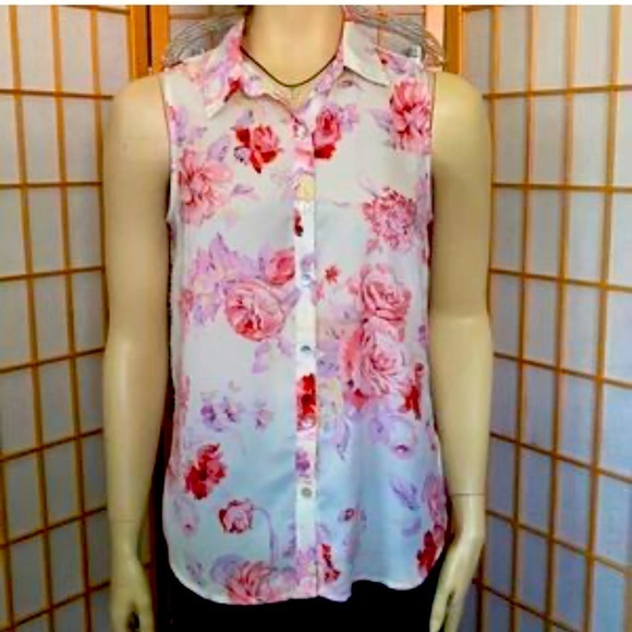 Forever 21 Tops - Forever 21 sleeveless button down Floral Print Shirt size M